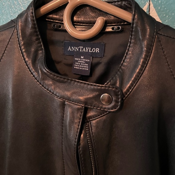 🖤 Ann Taylor Vintage Black Leather Jacket 🖤 - Picture 2 of 9